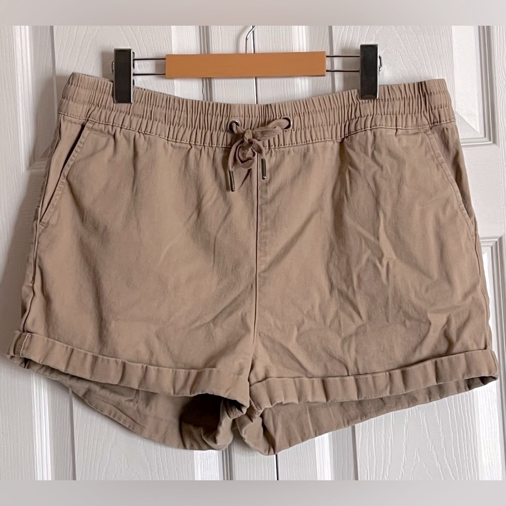 Casual Tattoo Tan Shorts